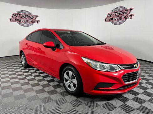 Used 2018 Chevrolet Cruze LS image 9
