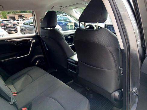 Used 2021 Toyota RAV4 LE image 14