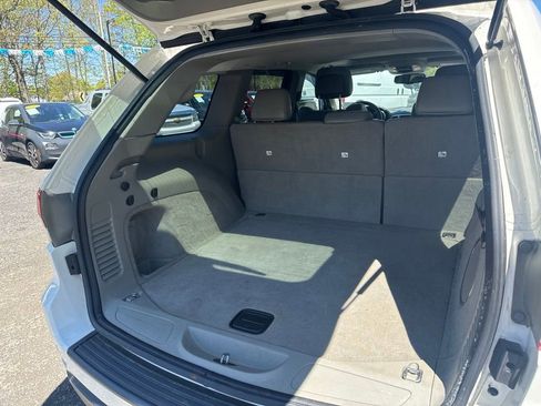 Used 2011 Jeep Grand Cherokee Laredo AWD/4WD image 42