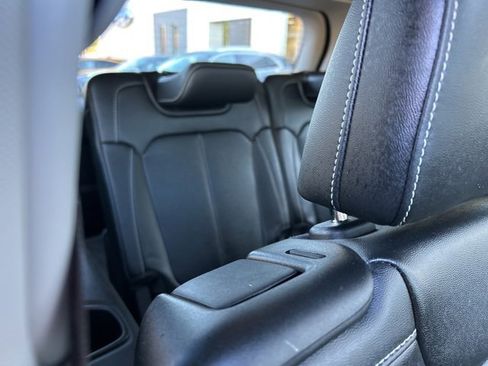 Used 2022 Jeep Grand Cherokee L Limited image 12