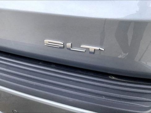 Used 2024 GMC Yukon SLT w/ SLT Luxury Package image 23