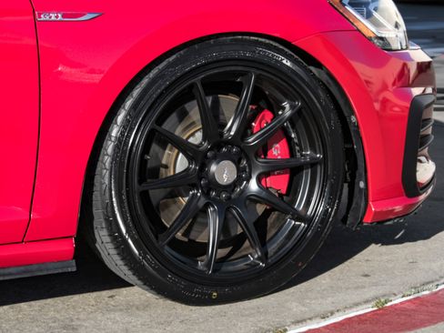 Used 2018 Volkswagen GTI SE w/ SE Leather Package image 55