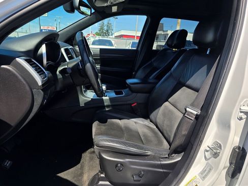 Used 2015 Jeep Grand Cherokee Altitude AWD/4WD image 22
