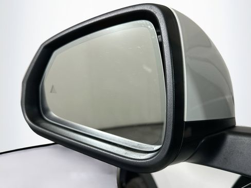 Used 2025 BMW X2 xDrive28i image 16