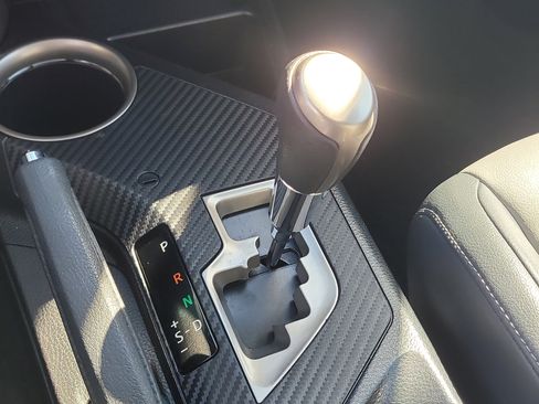 Used 2015 Toyota RAV4 Limited image 28