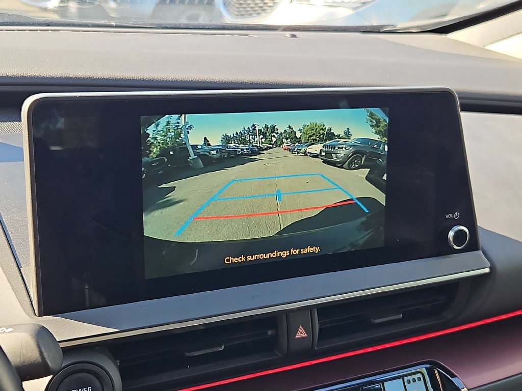 Used 2024 Toyota Prius Prime FWD image 24