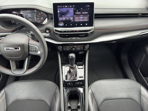 Used 2023 Jeep Compass Trailhawk image 10