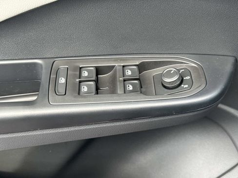 New 2026 Volkswagen Taos S image 18