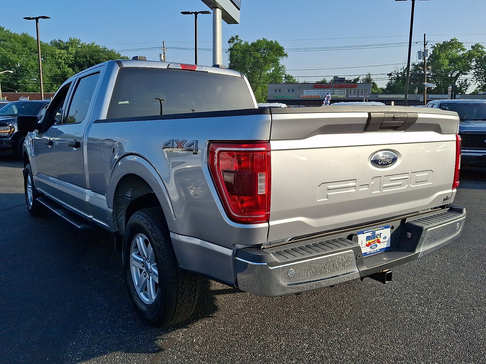 Certified 2021 Ford F150 XLT w/ Equipment Group 301A Mid AWD/4WD image 4