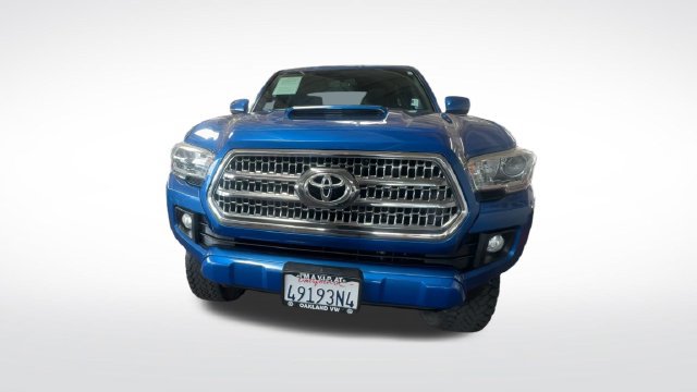 Used 2016 Toyota Tacoma TRD Sport RWD image 3