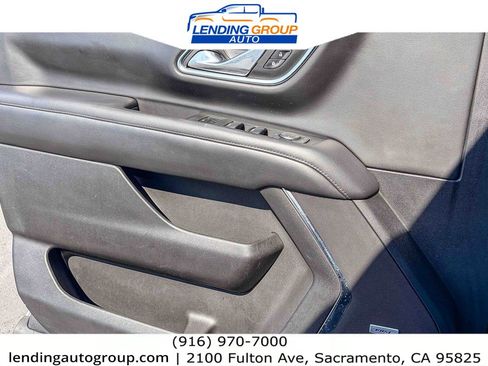 Used 2022 Chevrolet Suburban LT RWD image 20