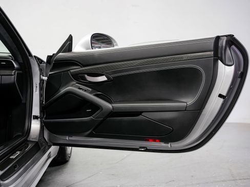 Used 2016 Porsche 911 R RWD image 27