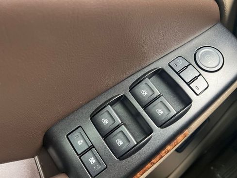 Used 2017 Chevrolet Tahoe Premier AWD/4WD image 22