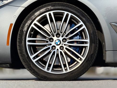 Used 2018 BMW M550i xDrive w/ Driving Assistance Package image 18