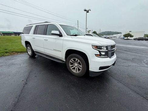 Used 2018 Chevrolet Suburban LT AWD/4WD image 3