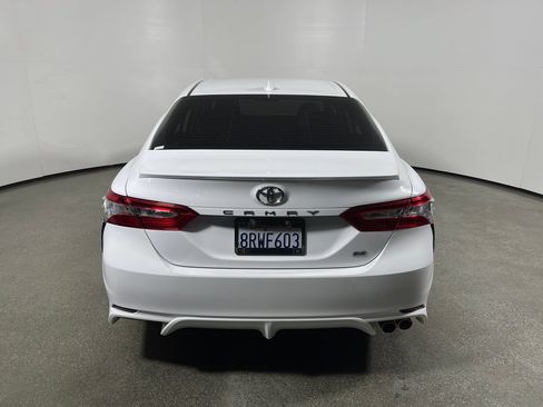 Certified 2020 Toyota Camry SE FWD image 4