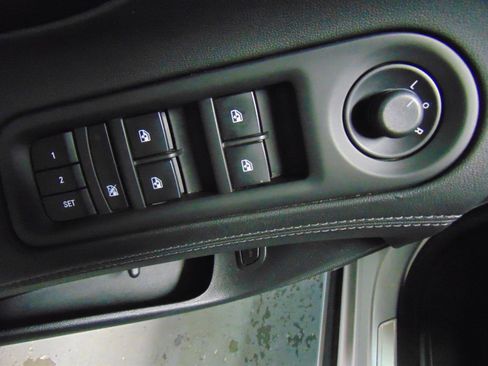 Used 2015 Buick LaCrosse Premium w/ Driver Confidence Package #1 FWD image 8
