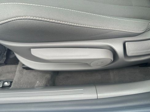 Certified 2025 Hyundai Elantra Sport image 22