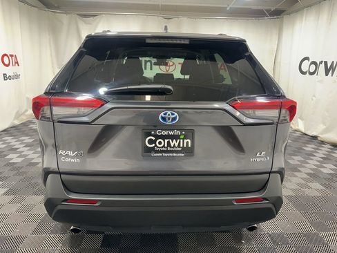 Used 2022 Toyota RAV4 LE image 5