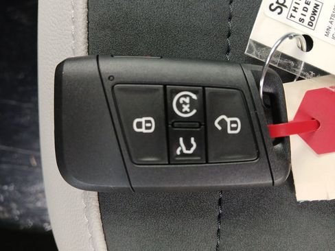 New 2026 Volkswagen Taos SE image 27