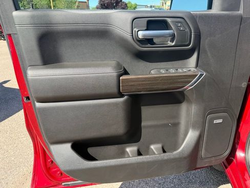 Used 2021 Chevrolet Silverado 1500 LT Trail Boss w/ Convenience Package II image 9