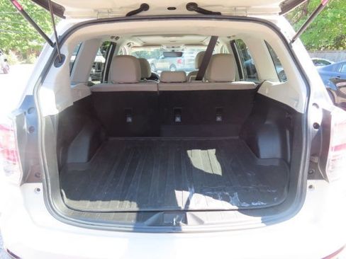Used 2017 Subaru Forester 2.5i Limited AWD/4WD image 10