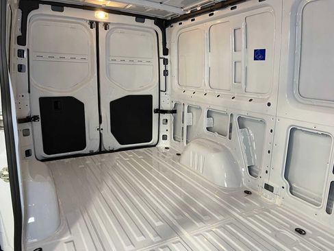 Used 2025 Mercedes-Benz Sprinter 2500 image 13