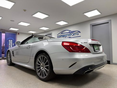 Used 2018 Mercedes-Benz SL 550 image 10