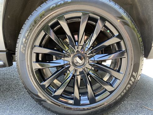 Used 2020 Cadillac Escalade Luxury AWD/4WD image 40