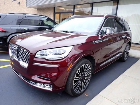 Certified 2022 Lincoln Aviator Black Label image 1