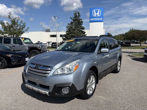Used 2014 Subaru Outback 2.5i Limited AWD/4WD image 1
