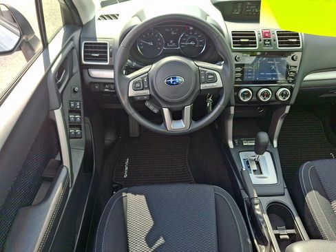 Used 2017 Subaru Forester 2.5i Premium AWD/4WD image 11