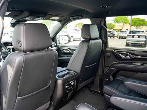 Used 2024 GMC Yukon Denali AWD/4WD image 23