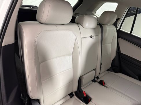 Used 2019 Volkswagen Tiguan SE image 23