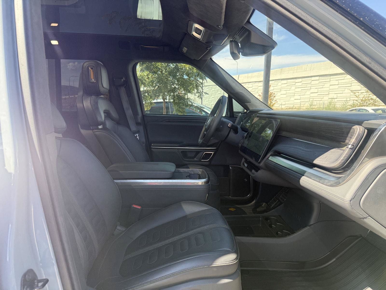 Used 2023 Rivian R1S Launch Edition Quad AWD/4WD image 27