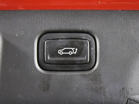 Certified 2025 Hyundai Kona Limited AWD/4WD image 17