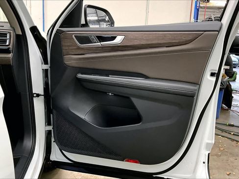 New 2026 Volkswagen Atlas SEL image 30