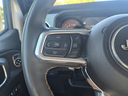 Used 2024 Jeep Wrangler Unlimited Sahara AWD/4WD image 17