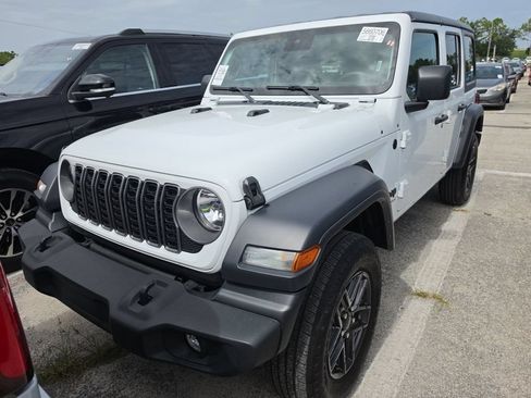 Used 2025 Jeep Wrangler Unlimited Sport AWD/4WD image 3