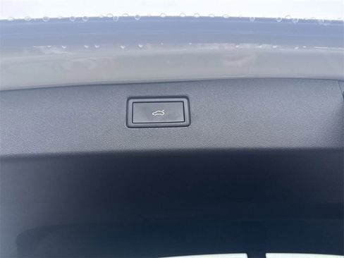 New 2026 Volkswagen Tiguan SE R-Line image 45