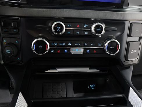 Used 2025 Ford F450 Platinum w/ FX4 Off-Road Package image 11