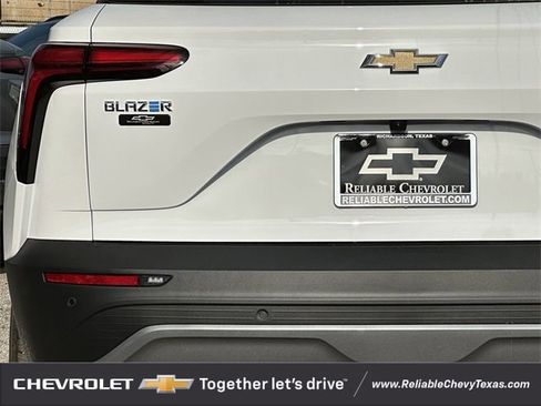 New 2025 Chevrolet Blazer EV LT image 6