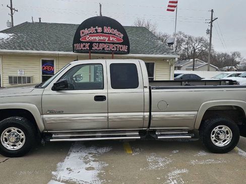 Used 2002 Chevrolet Silverado 2500 LT image 3