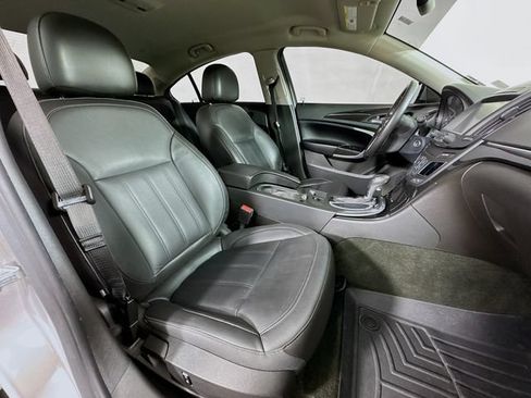 Used 2017 Buick Regal AWD image 28