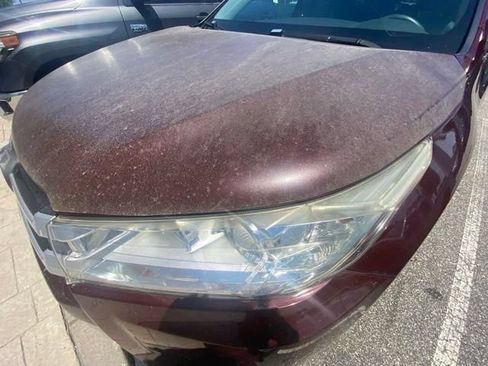 Used 2017 Toyota Highlander LE FWD image 4