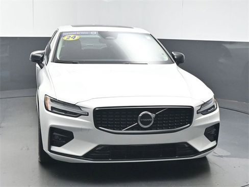 Used 2024 Volvo S60 B5 Core image 3