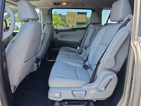 Used 2023 Honda Odyssey EX-L image 17