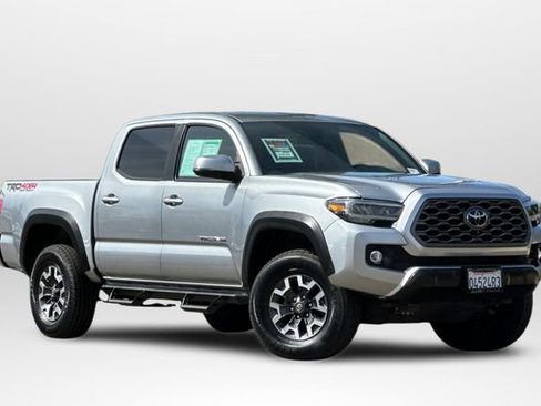 Used 2023 Toyota Tacoma TRD Off-Road image 3
