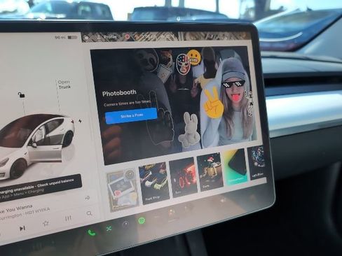 Used 2022 Tesla Model 3 Performance image 20