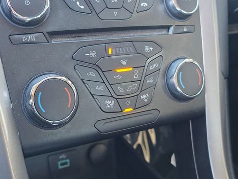 Used 2018 Ford Fusion SE image 21